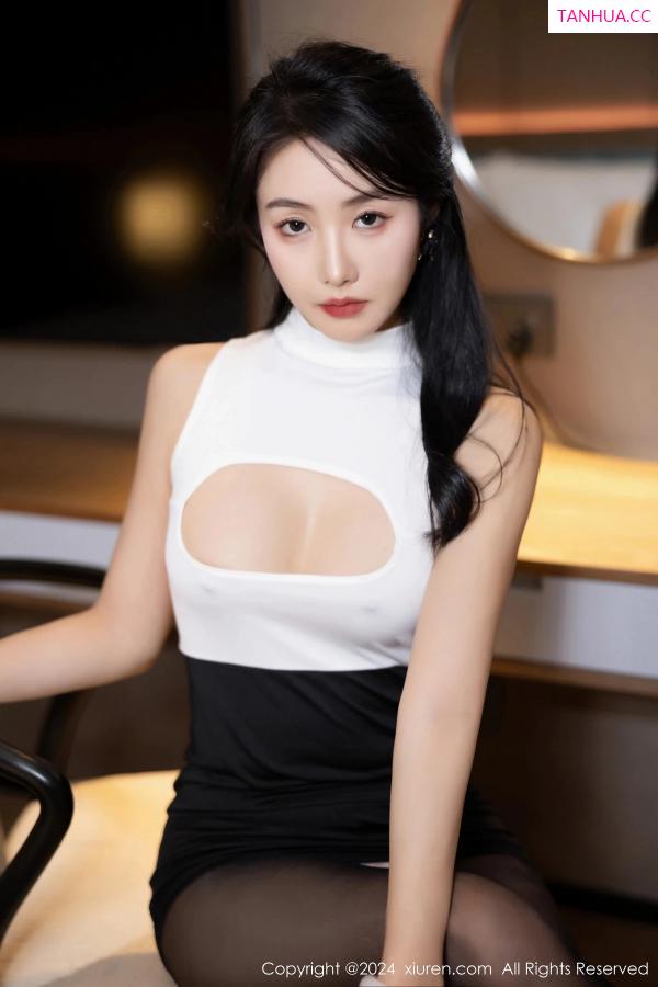   [XiuRen]高清写真图 2024.02.19 No.8107 苏苏阿 黑丝短裙第16张图片